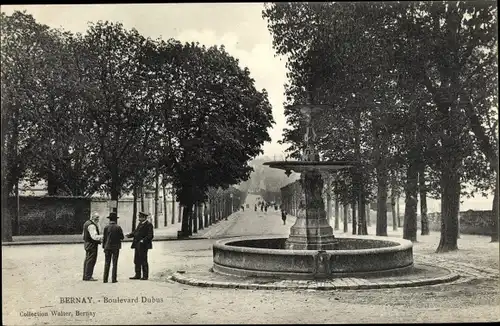 Ak Bernay Eure, Boulevard Dubus et Fontaîne