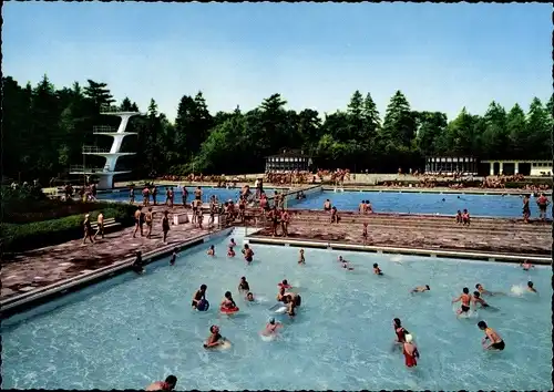 Ak Wolfsburg, Blick auf das Freibad, Bäume, Badebecken