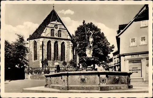 Ak Arnstadt in Thüringen, Hopfenbrunnen mit Bachkirche