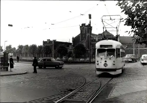Foto Belgische Straßenbahn, Gleise, Autos