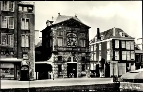 Ak Leiden Südholland Niederlande, de Waag, Häuserzeile