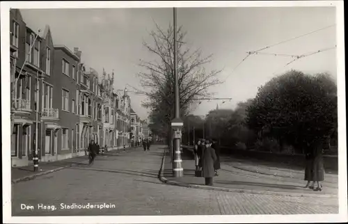 Ak Den Haag Südholland Niederlande, Stadhoudersplein, Straßenansicht, Passanten, Häuser