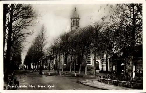 Ak 's Gravenzande Südholland, Ned. Herv. Kerk, Kirche, Straßenansicht