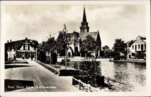 Ak 's Gravendeel Südholland, Ned. Herv. Kerk, Kirche, Kanal