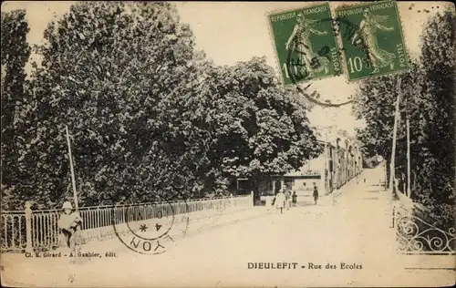 Ak Dieulefit Drome, Rue des Ecoles