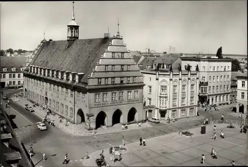 Ak Hansestadt Greifswald, Blick zum Rathaus, Platz