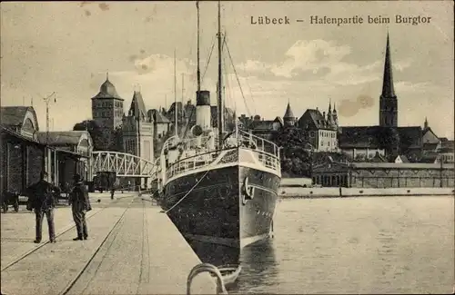 Ak Hansestadt Lübeck, Hafenpartie beim Burgtor