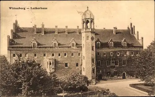 Ak Lutherstadt Wittenberg in Sachsen Anhalt, Blick auf das Lutherhaus