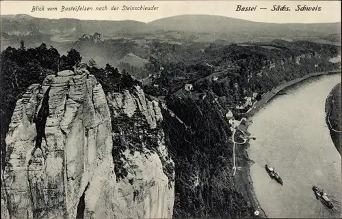 Ak Lohmen Sächsische Schweiz, Bastei, Blick v. Basteifelsen nach der Steinschleuder