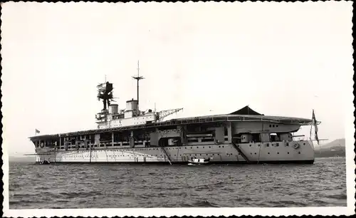 Foto Ak Britischer Flugzeugträger HMS Eagle, Royal Navy