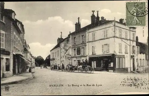 Ak Avallon Yonne, Le Bourg et la Rue de Lyon