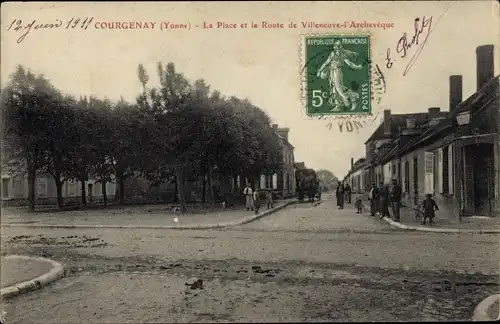 Ak Courgenay Yonne, La Place, La Route  de Villeneuve l'Archeveque