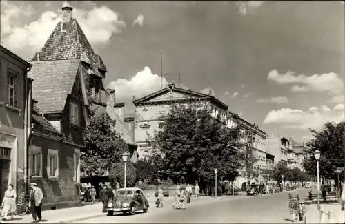 Ak Guben in der Niederlausitz, Wilhelm Pieck Straße, VW Käfer