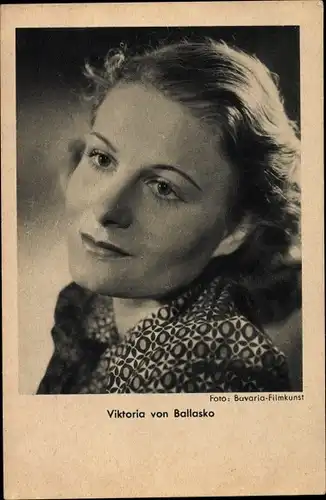 Ak Schauspielerin Viktoria von Ballasko, Portrait