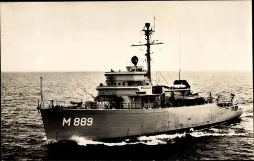 Ak Niederländisches Kriegsschiff, M 889, Onverdroten, oceaan mijnenveger