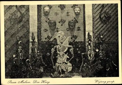Ak Den Haag Südholland Niederlande, Pasar Malam, Ausstellungsstücke Wajang group