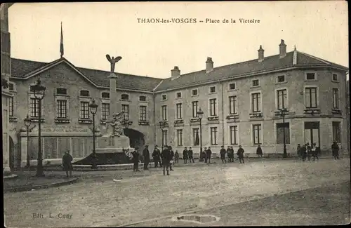 Ak Thaon les Vosges, Place de la Victoire