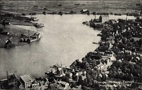 Ak Zaandijk Nordholland, Fliegeraufnahme der Stadt mit Kanal und Umgebung