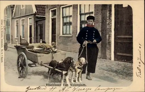 Ak Volendam Nordholland Niederlande, Hondenkar, Mann in Tracht mit Hundekarren, Vischboer