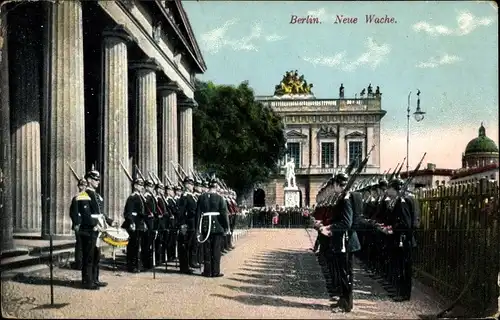 Ak Berlin Mitte, Neue Wache, Parade