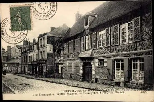 Ak Neufchatel en Bray Seine Maritime, Rue Desnoyelles, vieilles Maisons