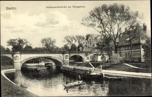Ak Berlin Tiergarten, Schleusenbrücke im Tiergarten
