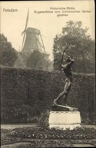 Ak Potsdam in Brandenburg, historische Mühle, Bogenschütze v. Sizilianischen Garten gesehen