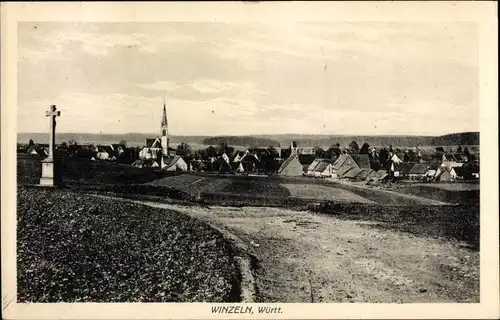 Ak Winzeln in Württemberg, Kreuz a.e. Straßenpartie, Blick auf den Ort