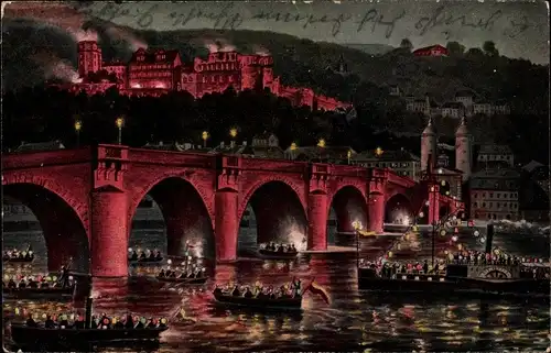 Ak Heidelberg am Neckar, Schlossbeleuchtung, rot beleuchtetes Schloss und Brücke bei Nacht, Boote