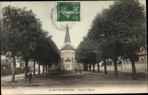 Ak Lamotte Beuvron Loir et Cher, Place de l'Eglise