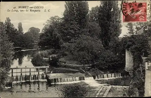 Ak Moret-sur-Loing Seine et Marne, Le Loing, vers les Remparts