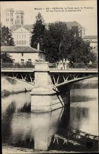 Ak Verdun Meuse, Le Pont neuf, le Theatre et les Tours de la Cathedrale