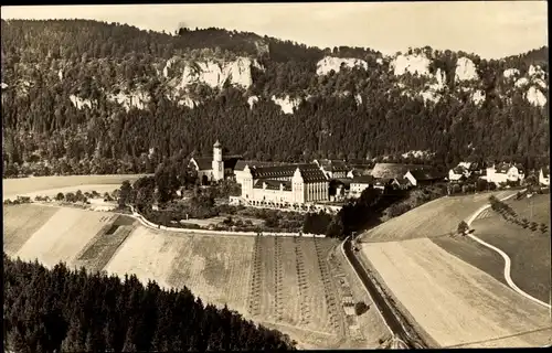 Ak Beuron Württemberg, Blick auf das Kloster vom Soldatenfriedhof aus