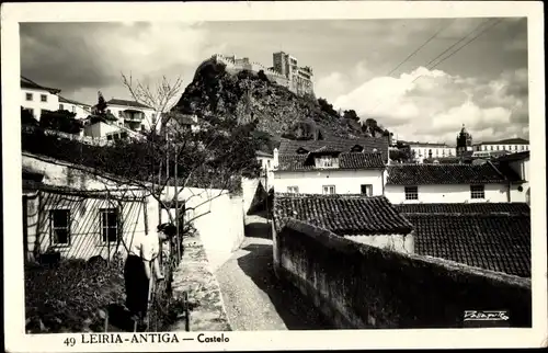 Ak Leiria Portugal, Antiga, Costelo, Ortsansicht mit Burg, Gasse