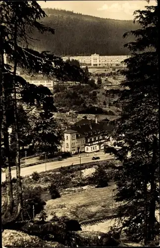 Ak Erlabrunn Breitenbrunn im Erzgebirge, Blick zum Bergarbeiter Krankenhaus "Dr Georg Benjamin"