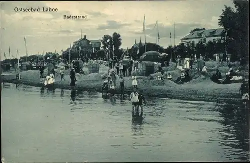 Ak Ostseebad Laboe, belebter Badestrand