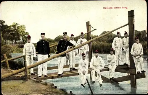 Ak Niederländische Soldaten, Opalaan kleine brug, Brücke