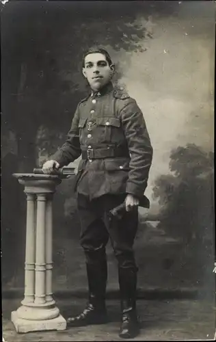 Foto Ak Französischer Soldat in Uniform, Portrait