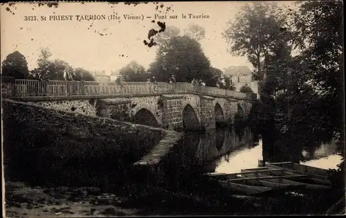 Ak Saint Priest Taurion Haute Vienne, Pont sur le Taurion, Brücke, Fluss