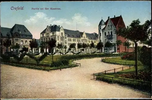 Ak Krefeld, Partie an der Kaserne, Stadthäuser, Gärten