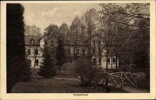 Ak Bad Linda Pausa Vogtland, Genesungsheim der allgemeinen Ortskrankenkasse Erfurt, Straßenfront