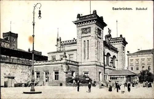 Ak Saarbrücken im Saarland, Bahnhof