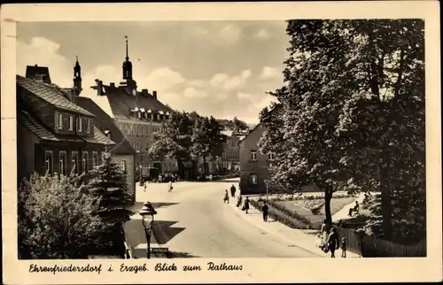 Ak Ehrenfriedersdorf im Erzgebirge, Blick zum Rathaus