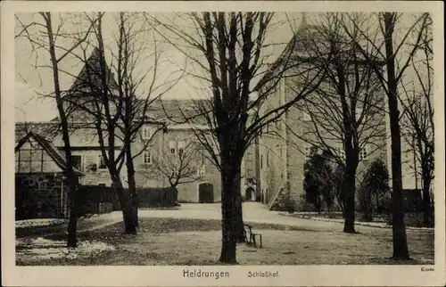 Ak Heldrungen in Thüringen, Schlosshof