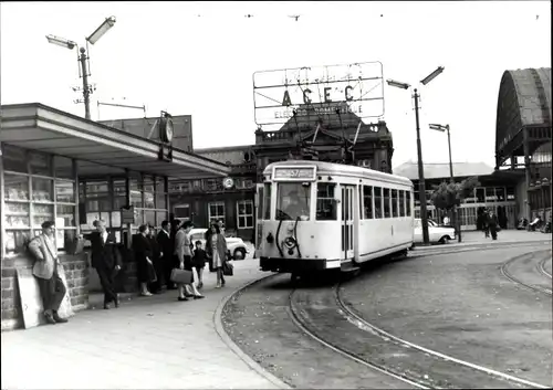 Foto Belgische Straßenbahn, Gleise, Fahrgäste