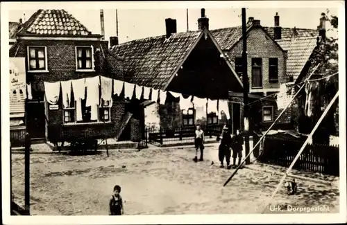 Ak Urk Flevoland Niederlande, Dorpsgezicht, Teilansicht der Ortschaft