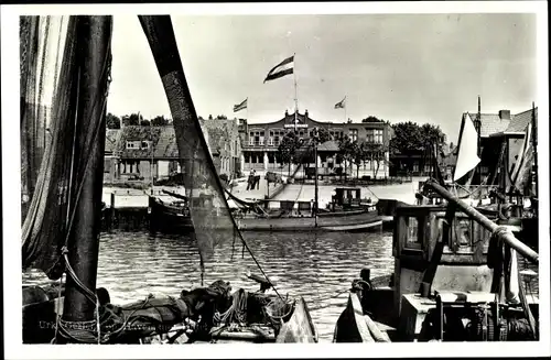 Ak Urk Flevoland Niederlande, Hafenpartie, Fischerboot