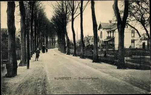 Ak Nunspeet Gelderland, Stationsstraat, Straße