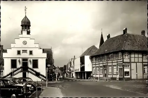 Foto Ak Lingen im Emsland, Große Straße mit Rathaus