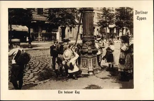 Ak Berliner Typen, Ein heißer Tag, Kinder an einem Straßenbrunnen